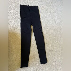 Blanqi, women’s size medium postpartum leggings in black.